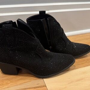 Elegant Black Ankle Boots